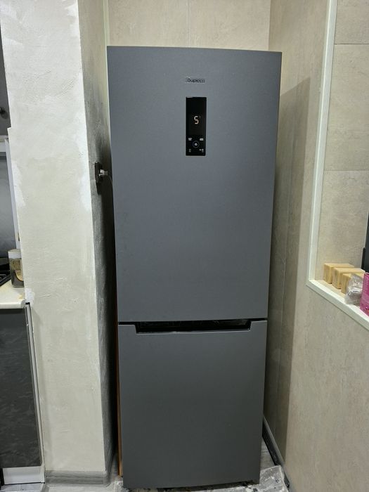 Продаётся холодильник Бирюса w920nf