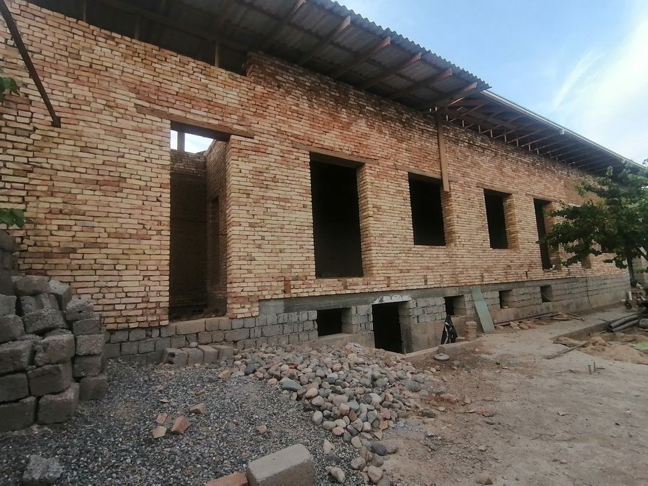 Qurilishi tugallanmagan uchastka