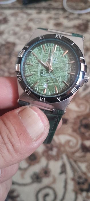 Часы омега продам