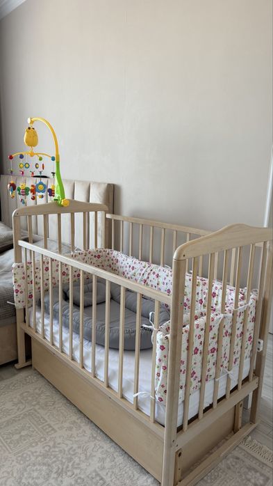 Продам детскую кроватку