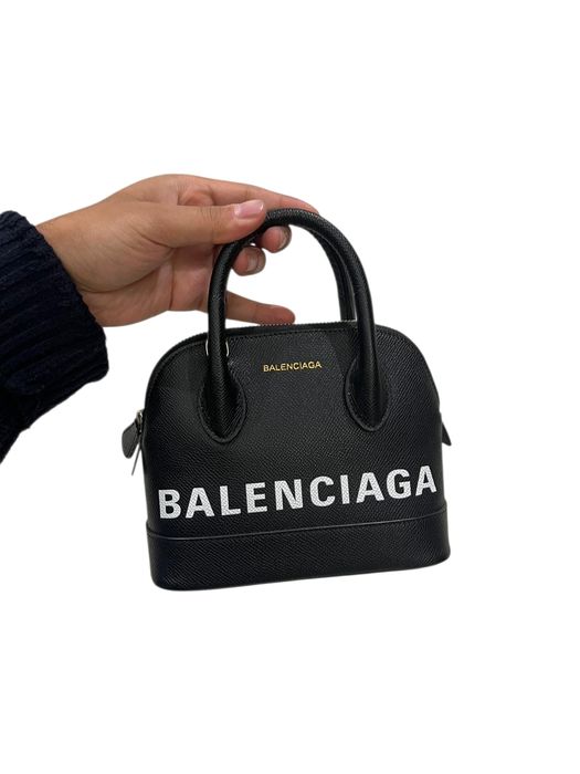 Chanel Veneta Bottega  Valentino Balenciaga D&G