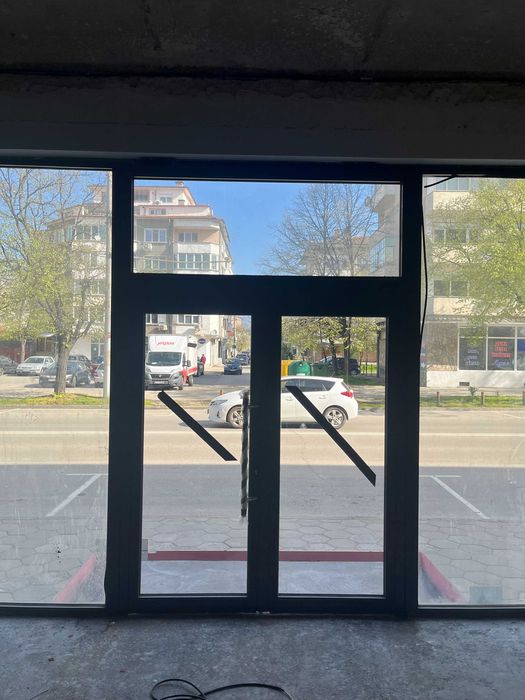 Дава се под наем Магазин в Казанлък - 135 кв.м за 1346.4 € - Снимка #4