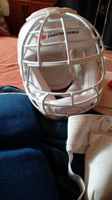 Кимоно каратэ шлем