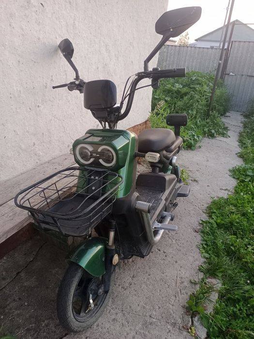 Продам электроскутер Ibike.