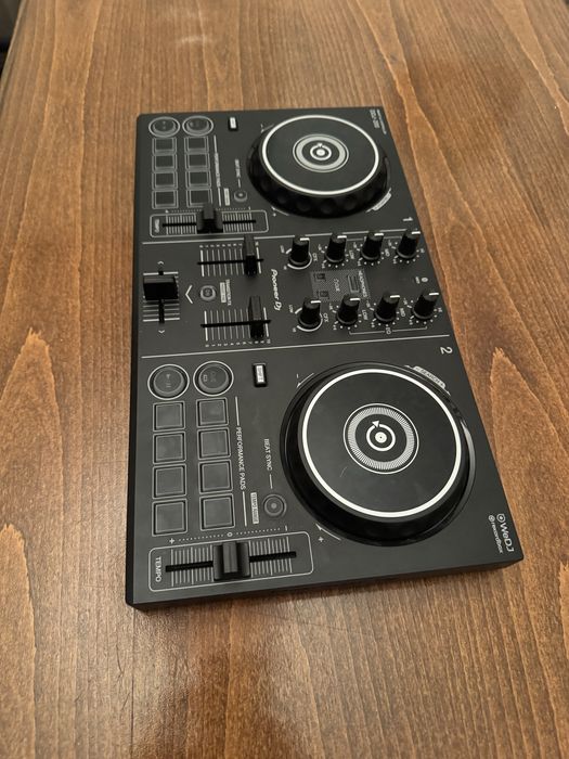 Pioneer ddj200 почти нов