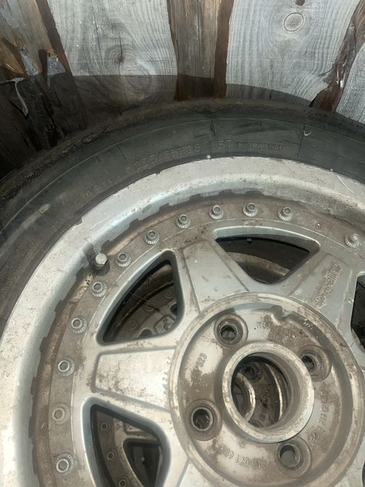 Продам диски с резиной на ауди 80