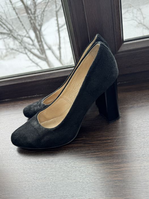 Туфли на каблуке 39р