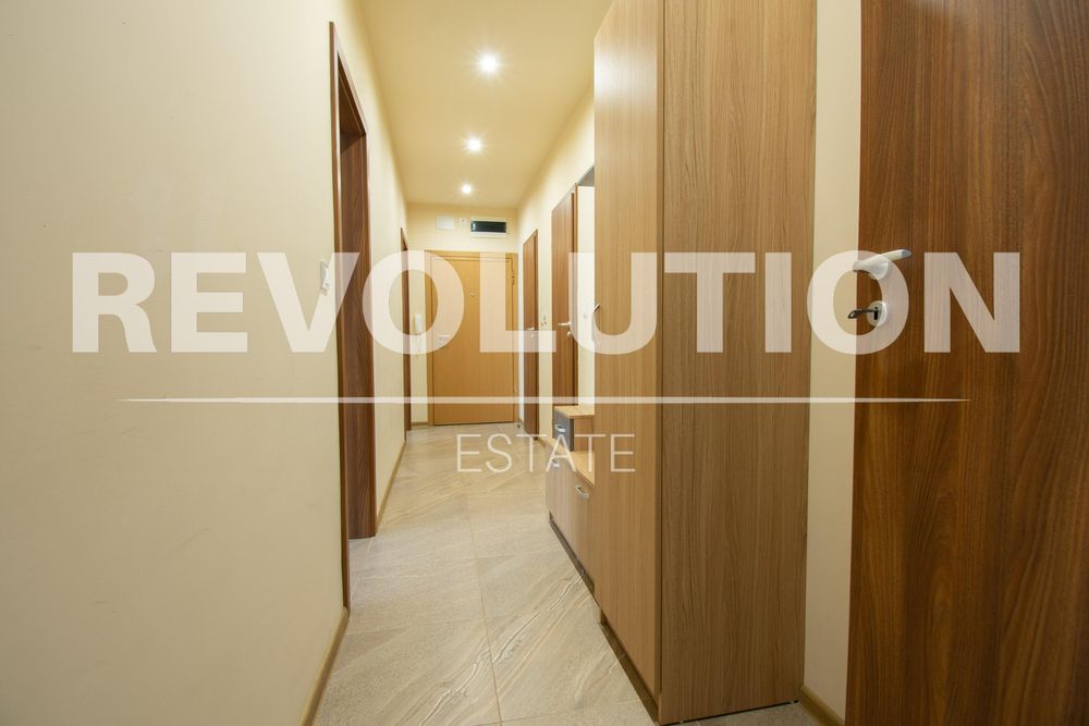 Дава се под наем Тристаен апартамент в София, Витоша - 80 кв.м за 900 € - Снимка #9