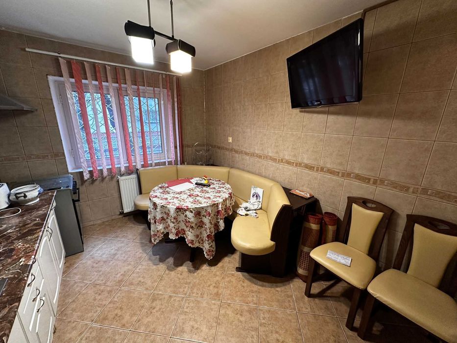 Garsoniera de vanzare Regie