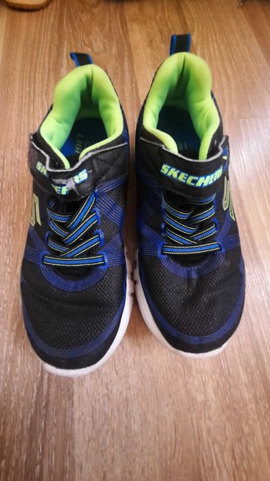 Adidasi Skechers marimea 34, stare foarte buna