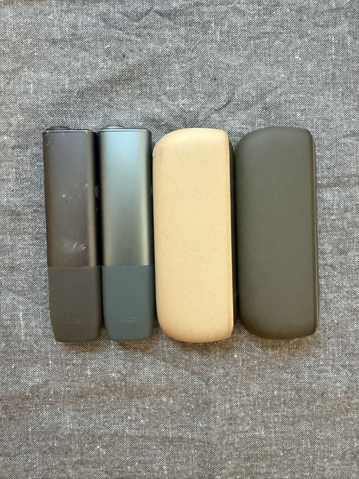 Vand 4 dispozitive Iqos