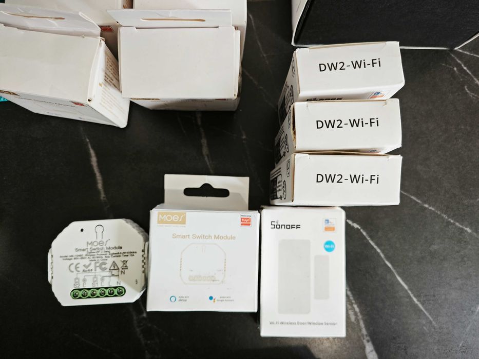 Sonoff  Wifi,Moes Zigbee