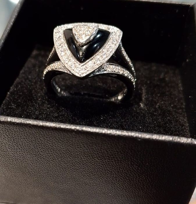 Кольцо с бриллиантами