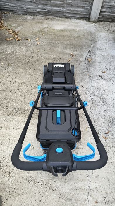 Vând mașina tuns iarba electrica