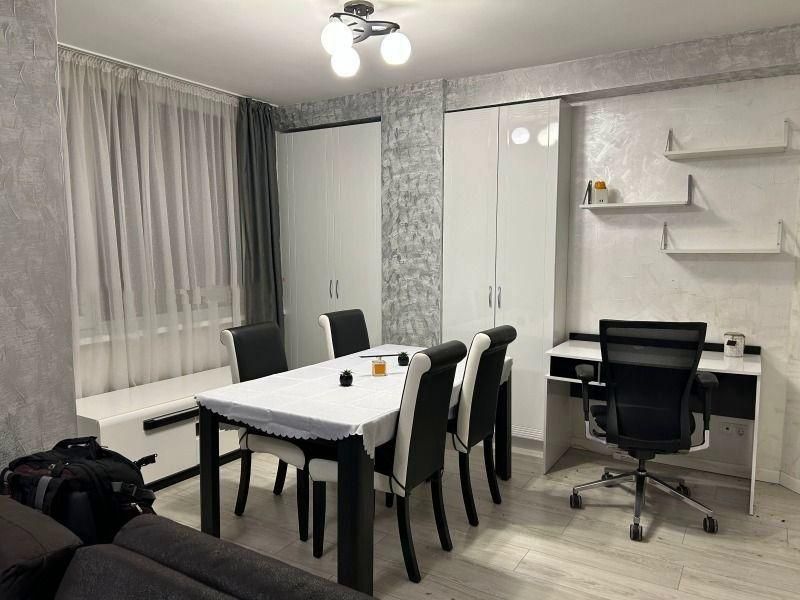 Дава се под наем Тристаен апартамент в София, Лозенец - 95 кв.м за 947.58 € - Снимка #1