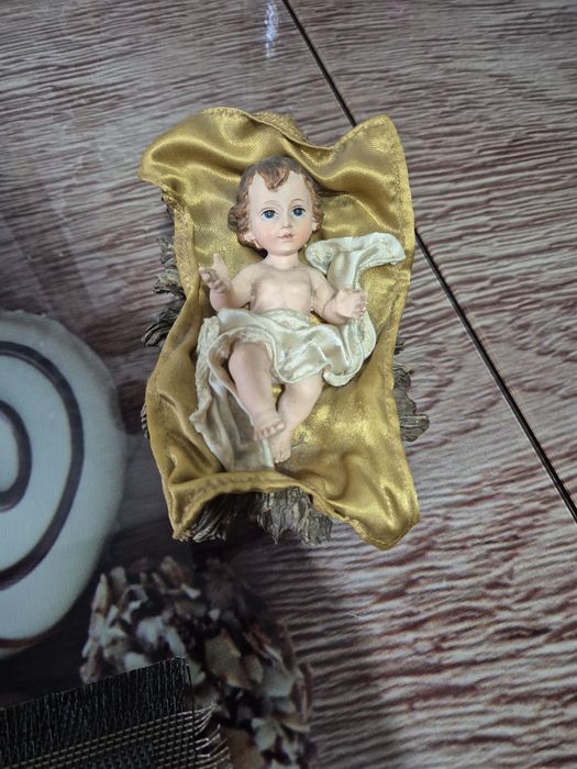 Vand 3 figurine din ceramica de colectie