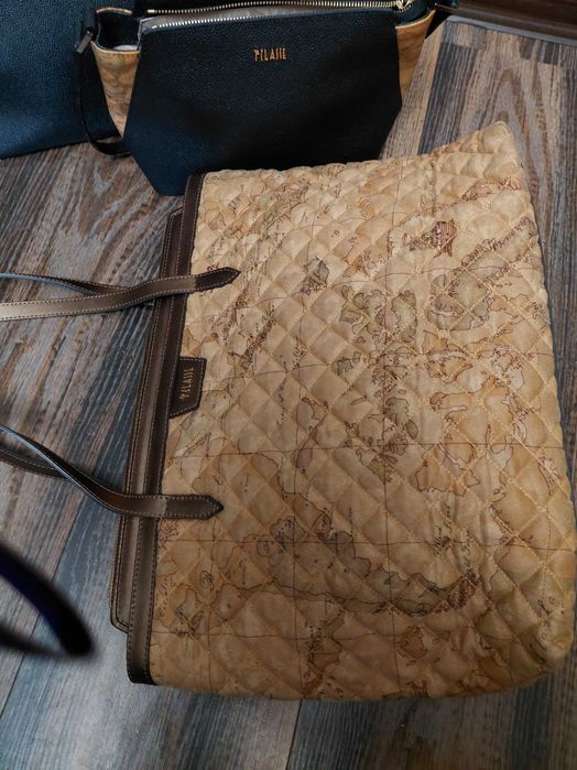 Комплект чанти и раничка от италианската луксозна серия Alviero Martini 1a Classe