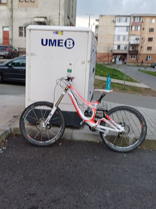 Specialized demo 8 racer 2010