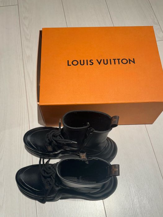Louis Vuitton Black Matte Rubber Archlight