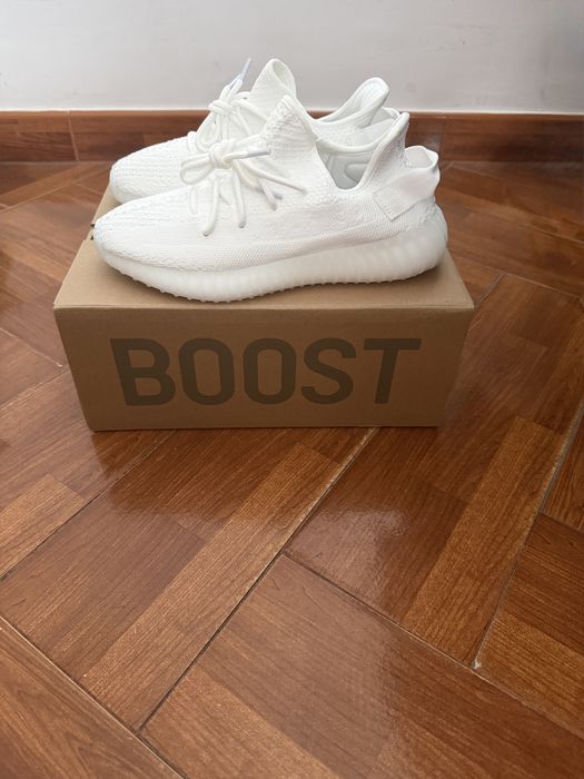 Yeezy Boost 350 V2  Cream White