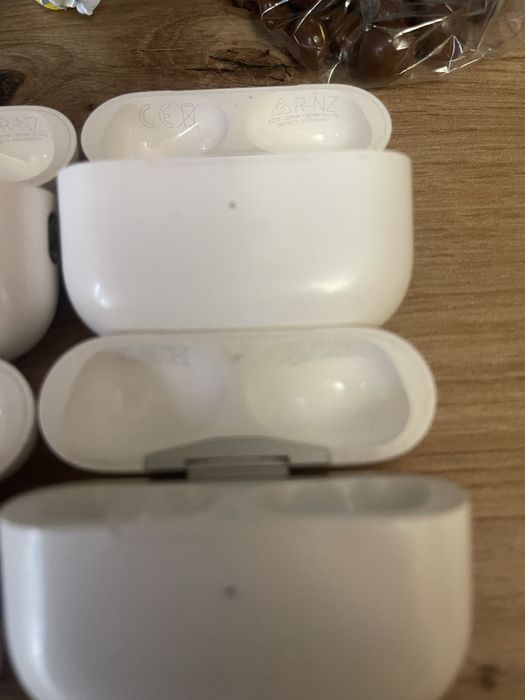 Carcasa Airpods pro2, pro1, Airpods4, Casca stanga, dreapta, airpods 4