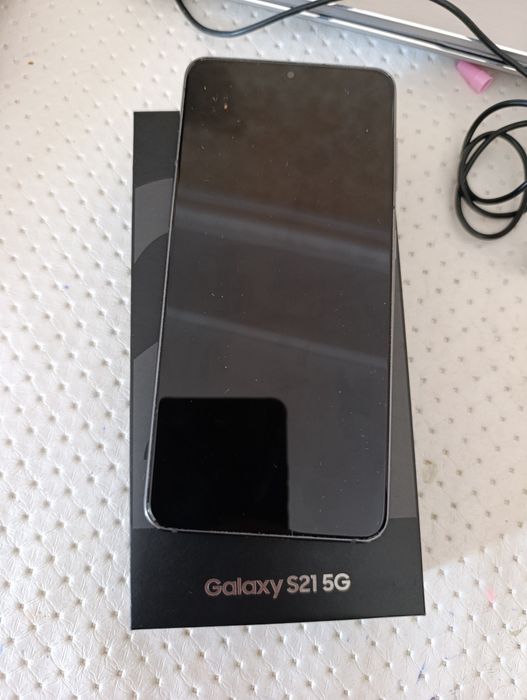 Продам на запчасти Samsung S21 5G