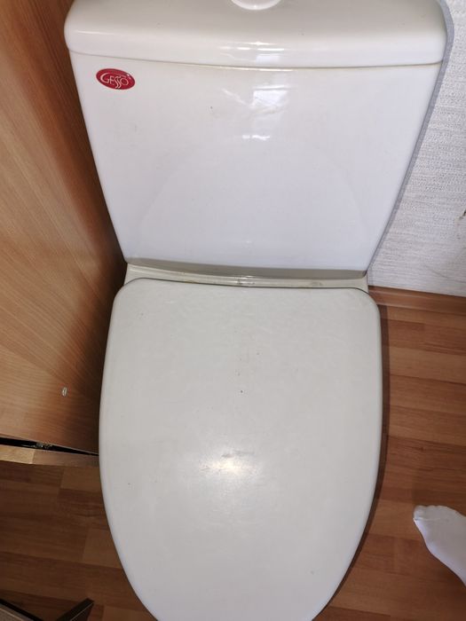 Продам унитаз срочно