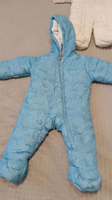 Продам детские комбинезоны