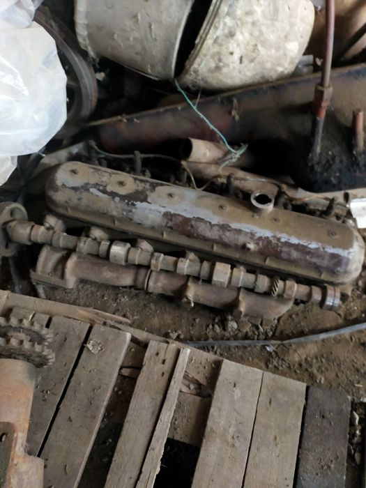 Vând chiloasa de tractor fiat 1380 și pomba injecție