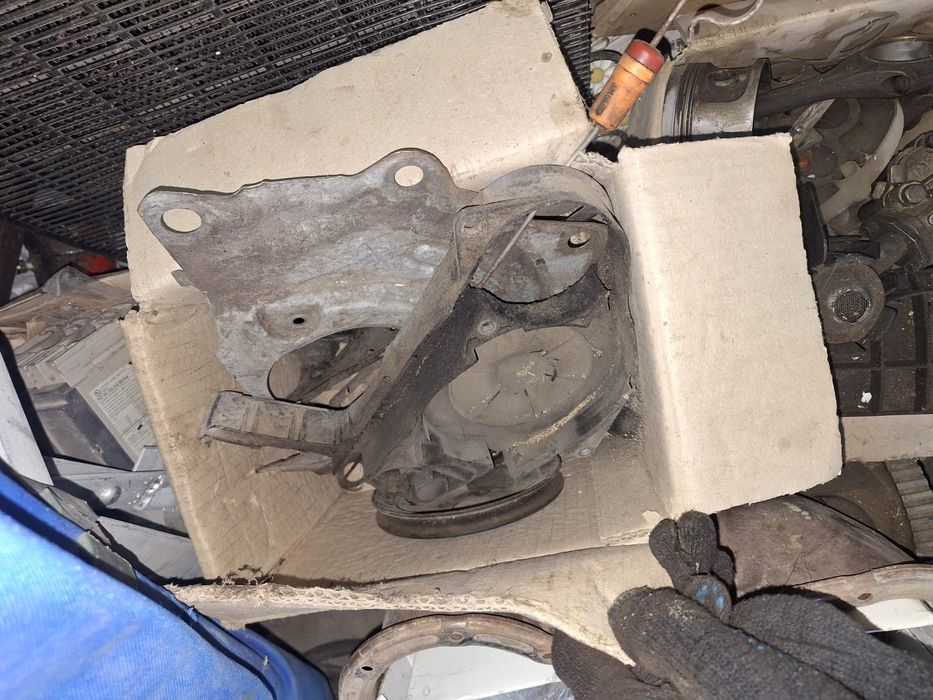 Продам разобранный двигатель 1.6 от Golf 2