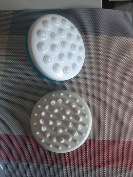 Perie pentru masaj anticeluluitic