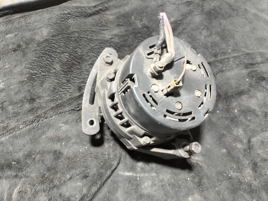 Генератор Нива б.у 2121,2123