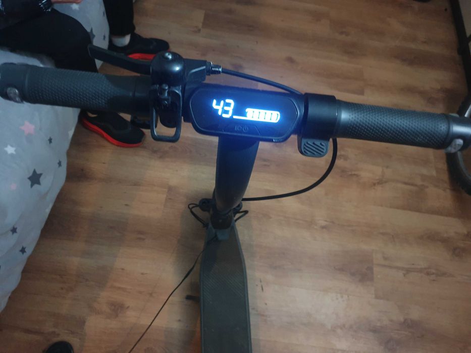 Vand sau schimb trotineta electrica ninebot