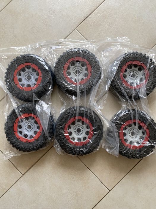 Нови гуми за Losi Dbxl