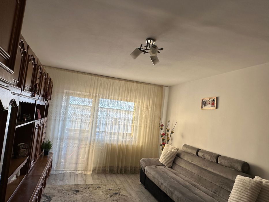 Apartament cu 3 camere