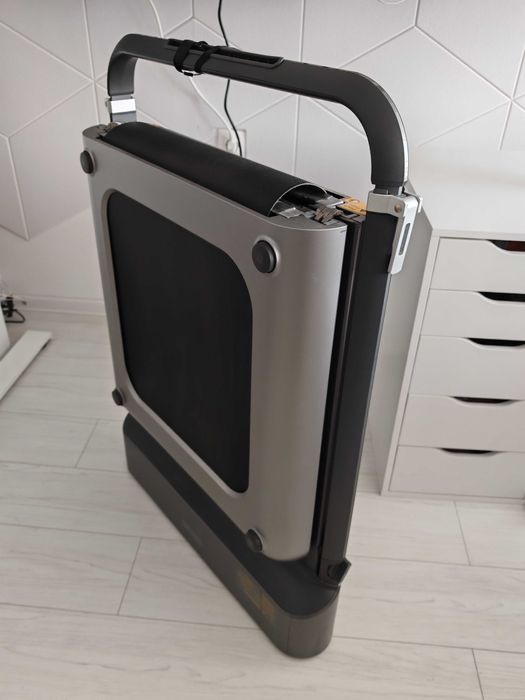 Сгъваема бягаща пътека KingSmith WalkingPad R1 Pro (0.5 - 10 км/ч)