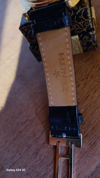 Часовник Zenith Като нов