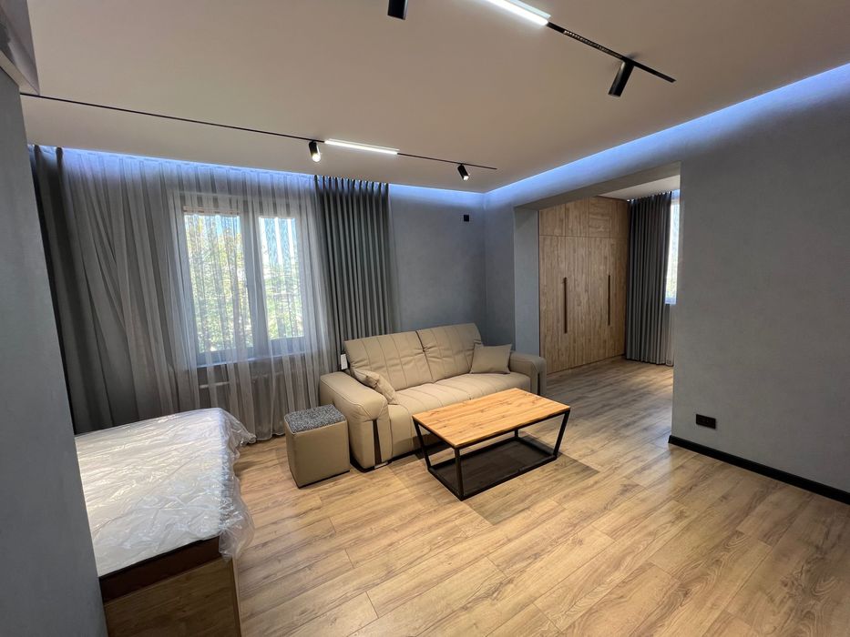 Сдается 1 комнатная квартира 
С обстановкой ЛЮКС в горде Алмалыке