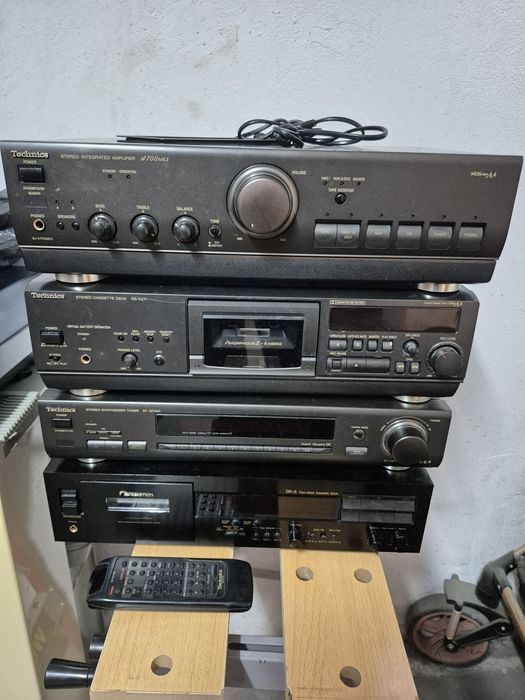 Boxe TECHNICS classice cu ampl, deck și tunner
