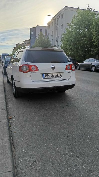 Vînd pasat B6 an 2010 motor 1.6 dizel preț3600 euro tel 0738727029