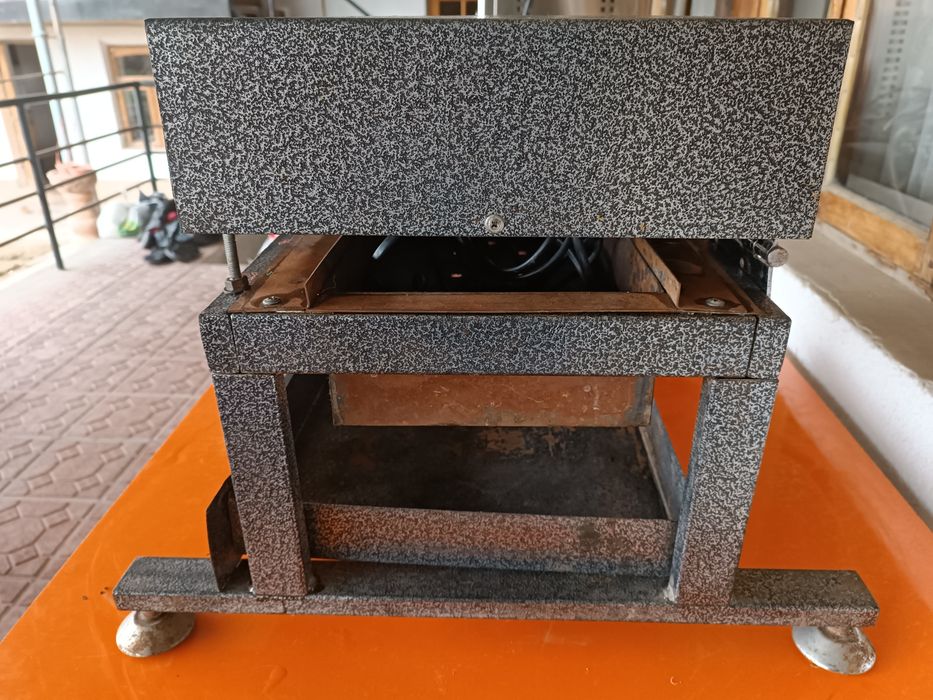 Эл.шашлычница OFT-8