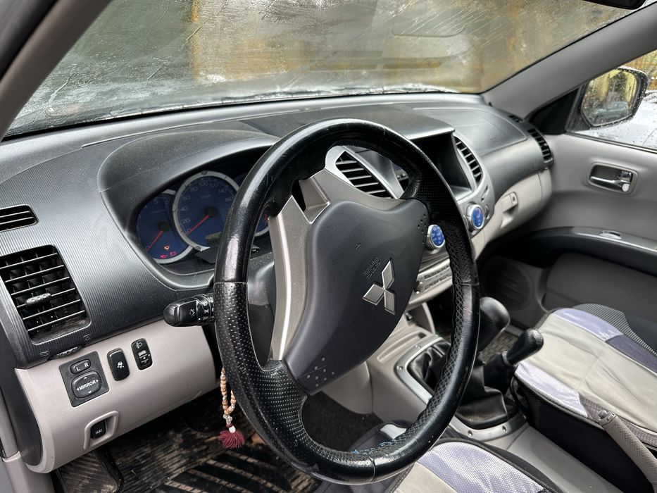 Mitsubishi L 200  autoutilitara N1G din 2007 de vanzare