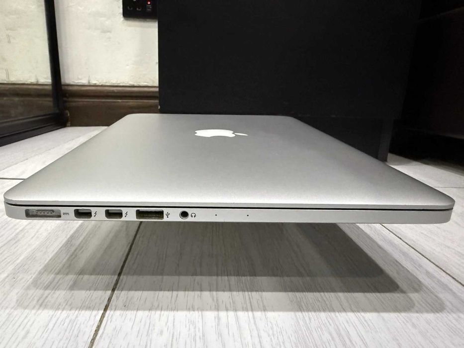 Macbook Pro 2015 13'' Retina Display I5 2.9ghz 8GB Ram 512 SSD