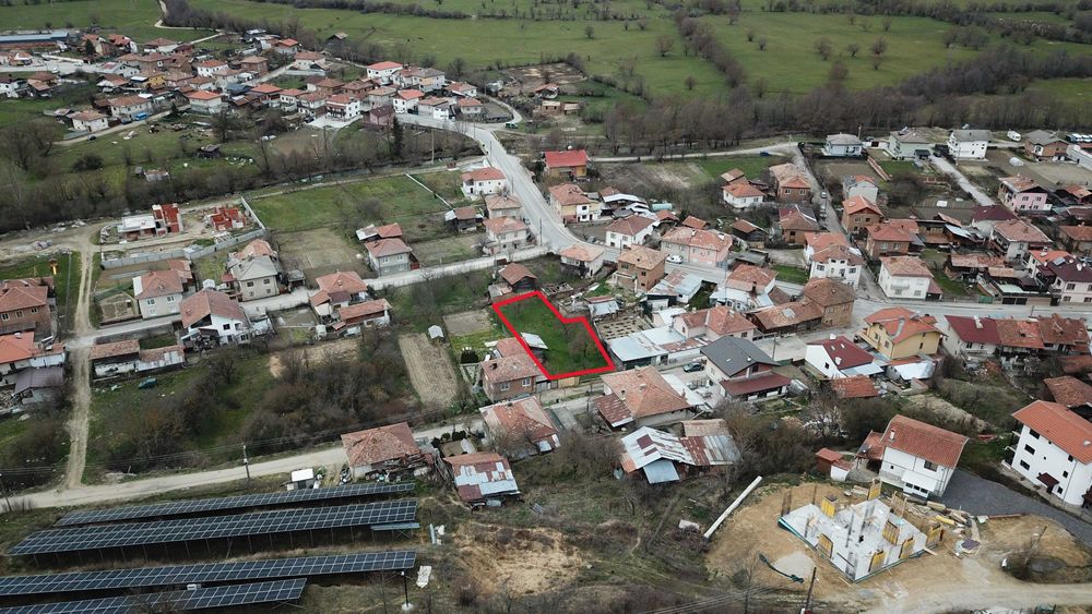 Парцел с панорамна гледка към Пирин планина в с. Долно Драглище