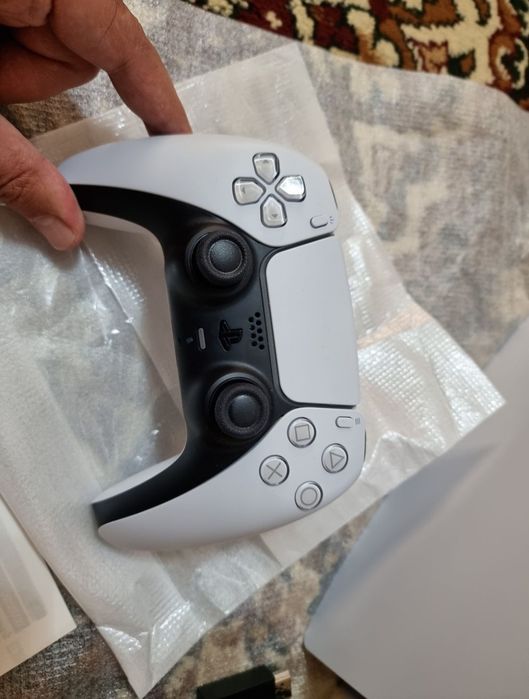 Продам PS5 Digital Edition с топ играми. В отличном состоянии.