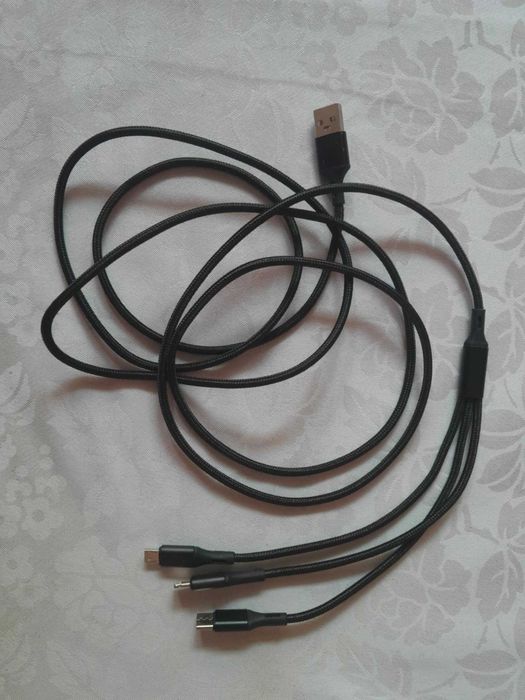 2 м кабел за зареждане с три накрайника