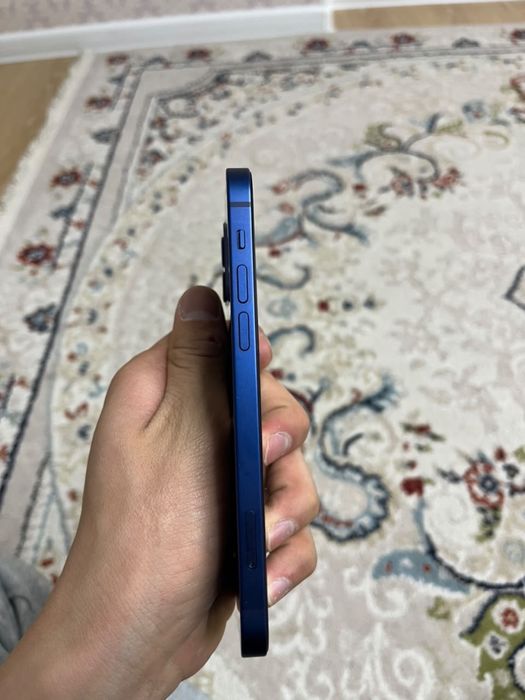 Iphone 12 в хорошем состояний