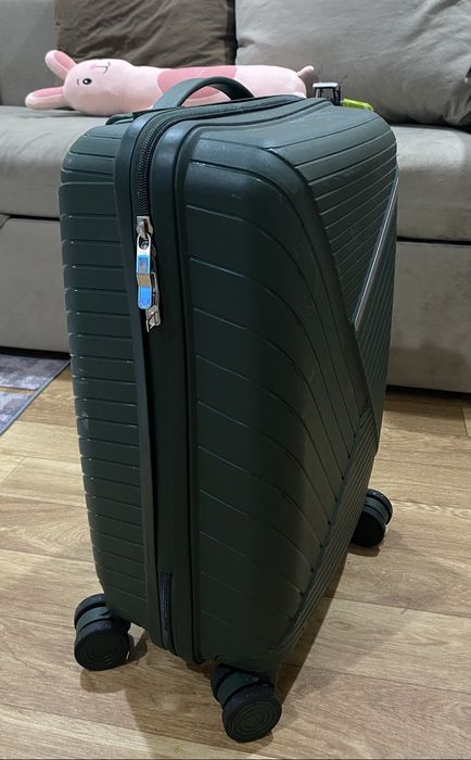 продам дорожный чемодан