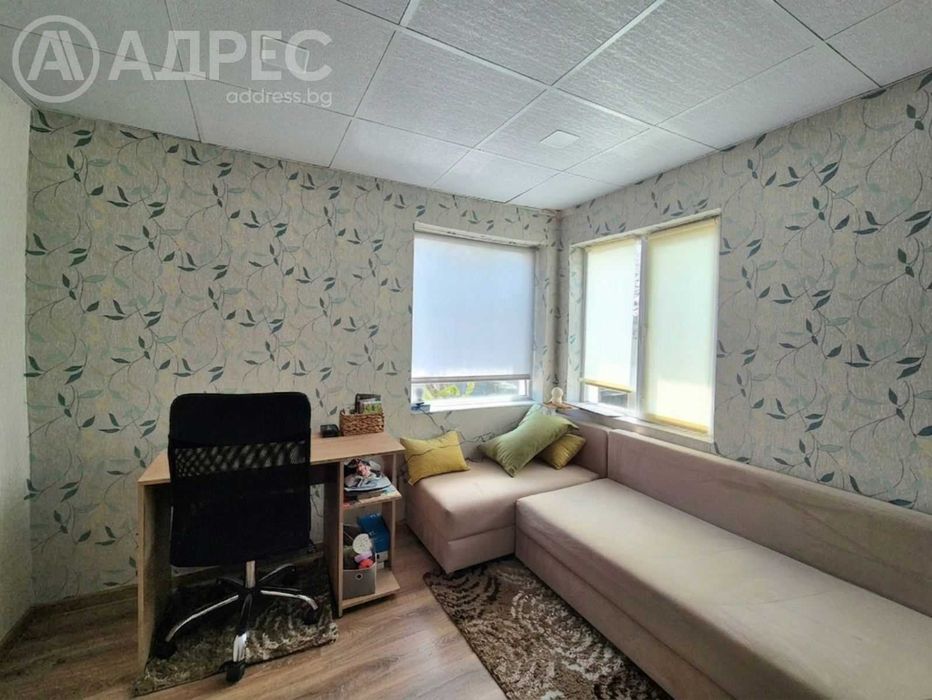 ДВЕ КЪЩИ, с. Николово, РЗП 135 кв.м., двор 1273 кв.м., с гараж