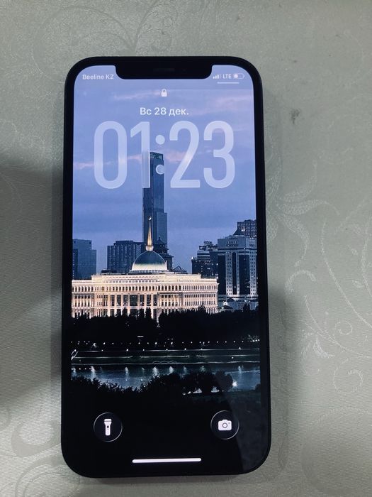 продается iphone 12